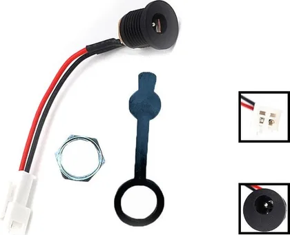 DC 5.5 * 2.1 charging port